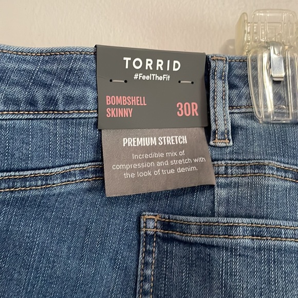 Torrid bombshell skinny jeans button fly distressed ankle size 30 - Picture 4 of 8